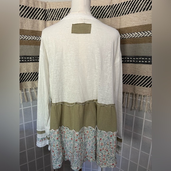 149. ❄️ NWOT POL Floral Patchwork Tiered Long Sleeved Blouse - Picture 4 of 4